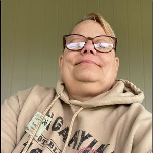 Meet your Posher, Roxanne